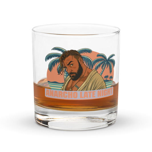 Front view of an aln whisky glass