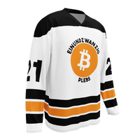 Einundzwanzig Plebs bitcoin hockey jersey, right front view: a white hockey jersey with black shoulders, orange and black stripes, the Einundzwanzig Plebs crest and the number 21.