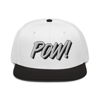 POW! Bitcoin-Snapback-Cap in Schwarz / Weiß, Vorderansicht.